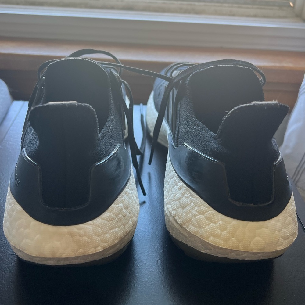 Adidas Black Ultraboost Size 8 - Picture 8 of 8